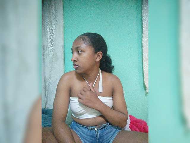 Annais19 live cam on BongaCams