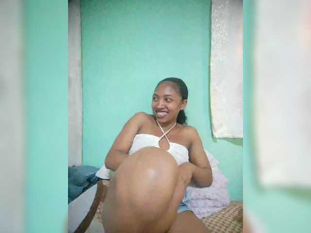 Annais19 live cam on BongaCams