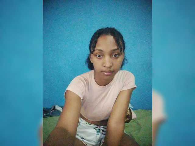 Annais19's BongaCams show and profile