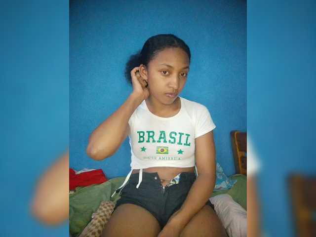 Annais19's BongaCams show and profile