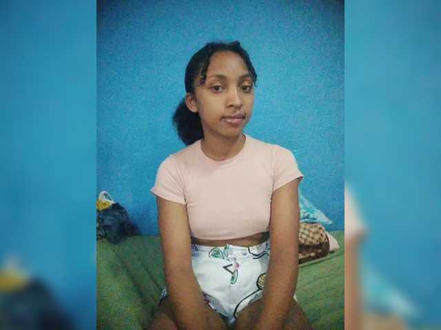 Annais19's BongaCams show and profile