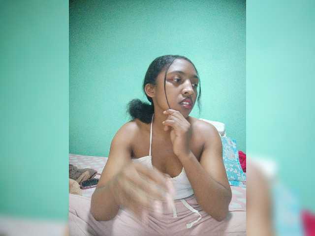 Annais19 live cam on BongaCams
