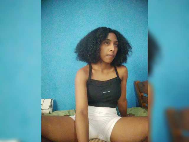 Annais19's BongaCams show and profile