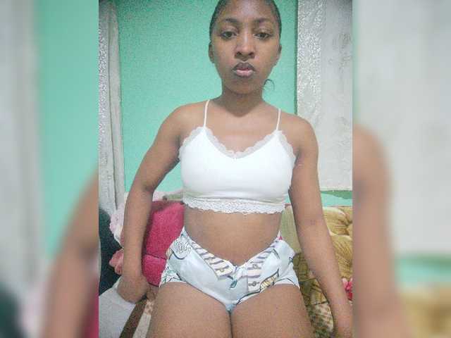 Annais19 live cam on BongaCams