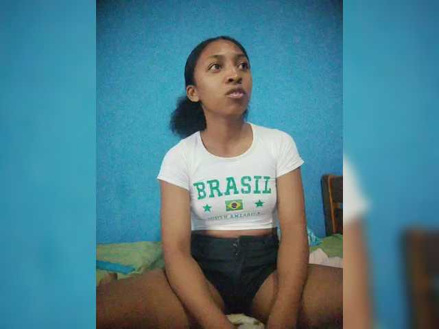 Annais19's BongaCams show and profile