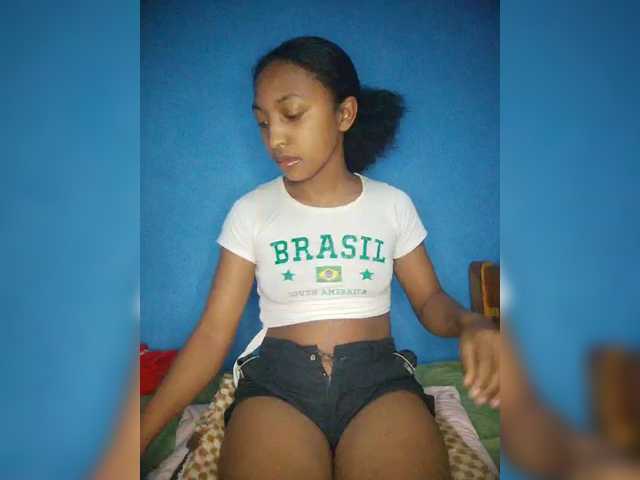 Annais19's BongaCams show and profile