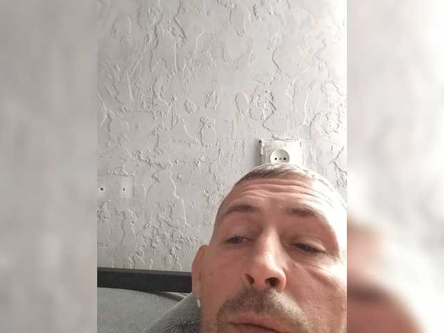 Muxus1 — live male cam
