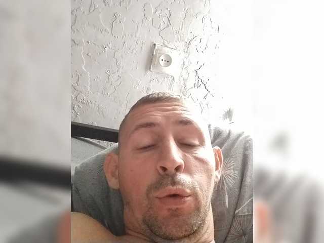 Muxus1 — live male cam