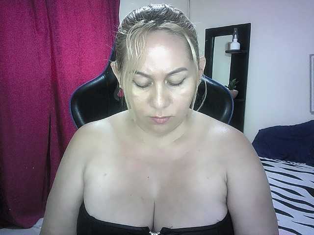 Mariana0x live cam on BongaCams