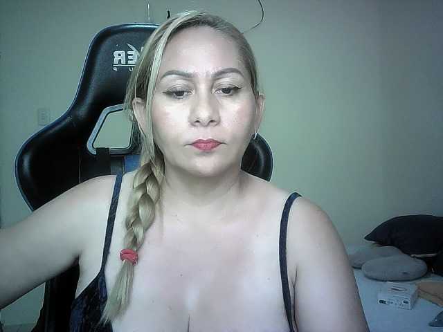 Mariana0x live cam on BongaCams