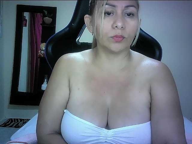 Mariana0x live cam on BongaCams