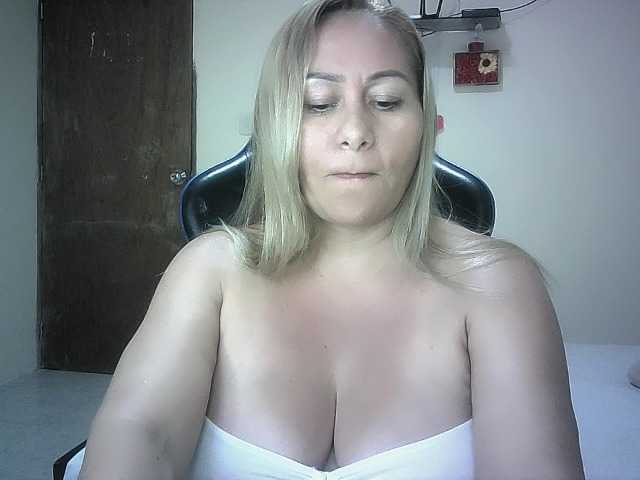 Mariana0x live cam on BongaCams