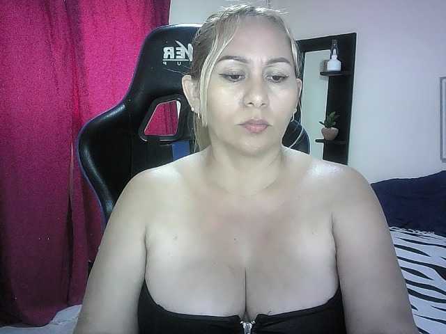 Mariana0x live cam on BongaCams