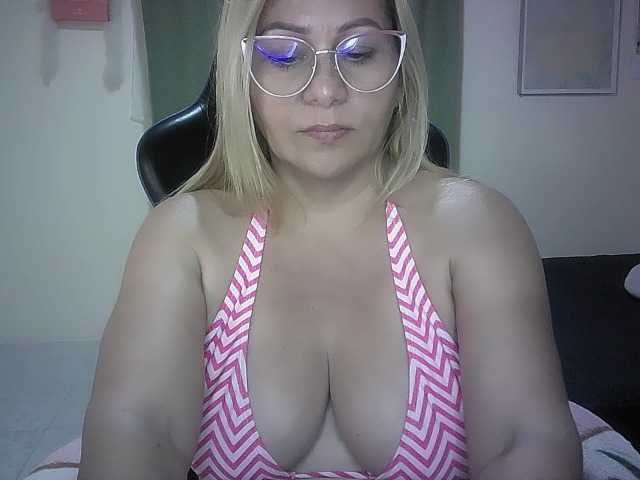Mariana0x live cam on BongaCams
