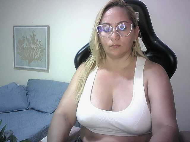Mariana0x live cam on BongaCams
