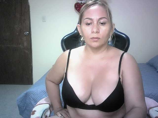 Mariana0x live cam on BongaCams