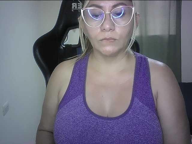 Mariana0x live cam on BongaCams