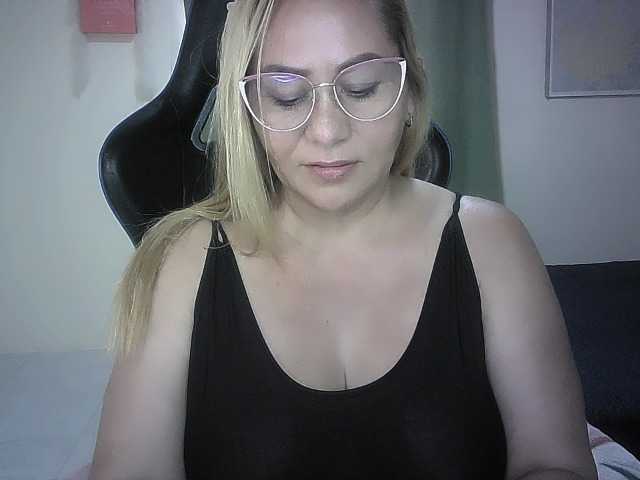 Mariana0x live cam on BongaCams
