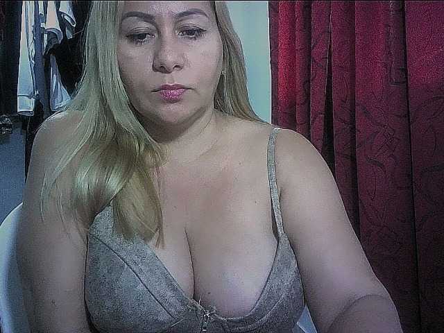 Mariana0x live cam on BongaCams