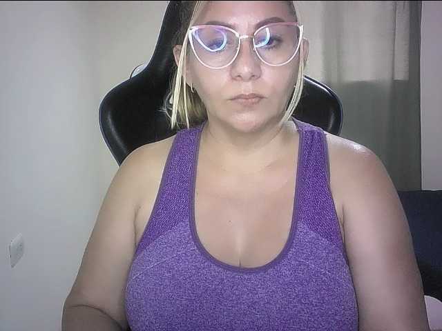 Mariana0x live cam on BongaCams