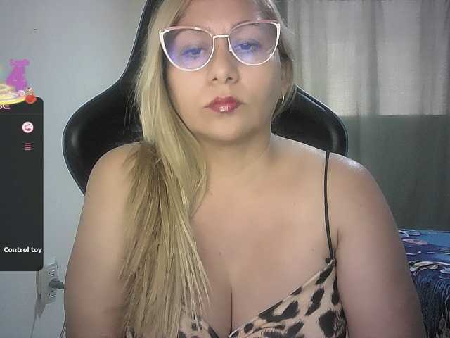Mariana0x live cam on BongaCams