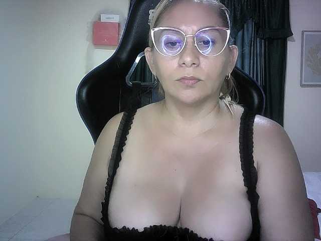Mariana0x live cam on BongaCams
