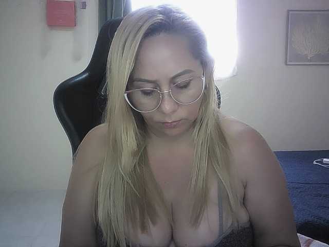 Mariana0x live cam on BongaCams