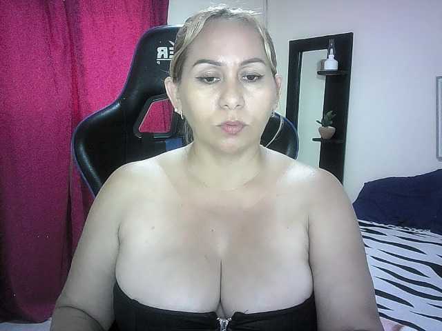Mariana0x live cam on BongaCams