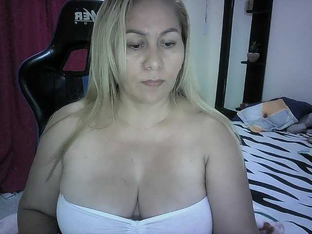 Mariana0x live cam on BongaCams
