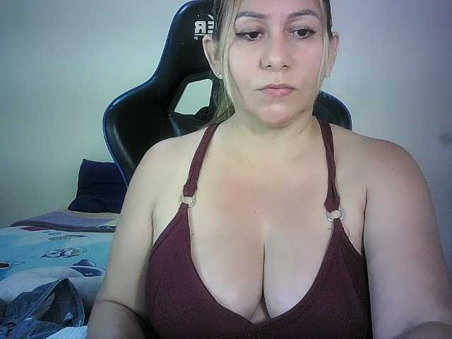 Mariana0x live cam on BongaCams