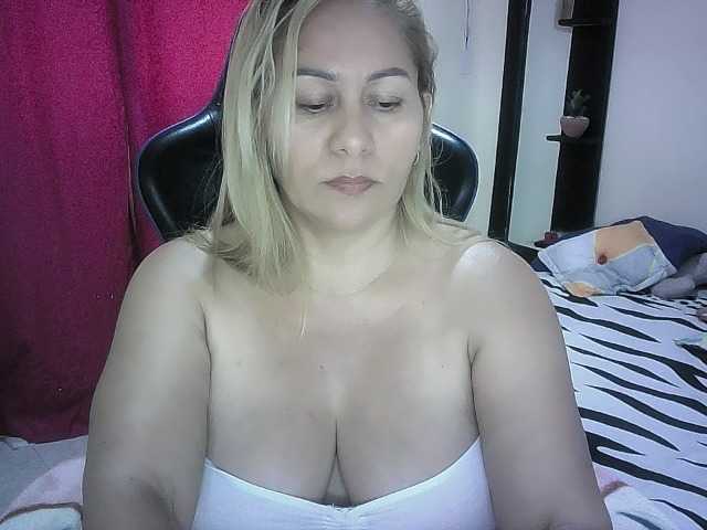 Mariana0x live cam on BongaCams
