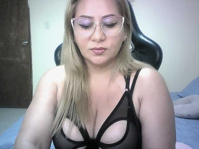 Mariana0x live cam on BongaCams