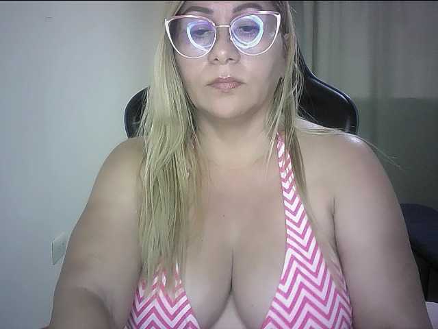 Mariana0x live cam on BongaCams