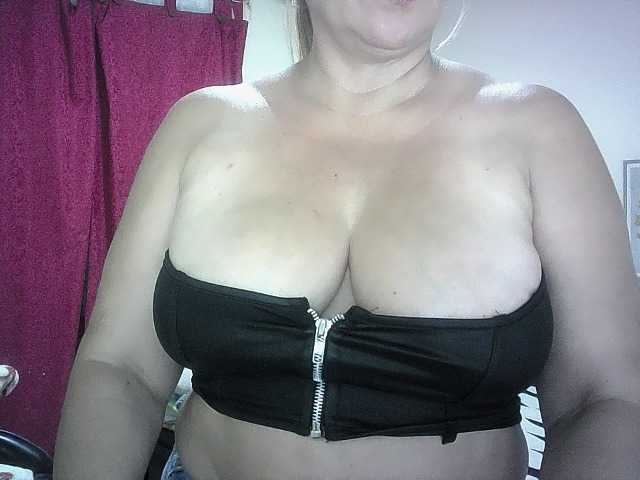 Mariana0x live cam on BongaCams