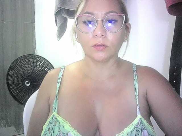Mariana0x live cam on BongaCams