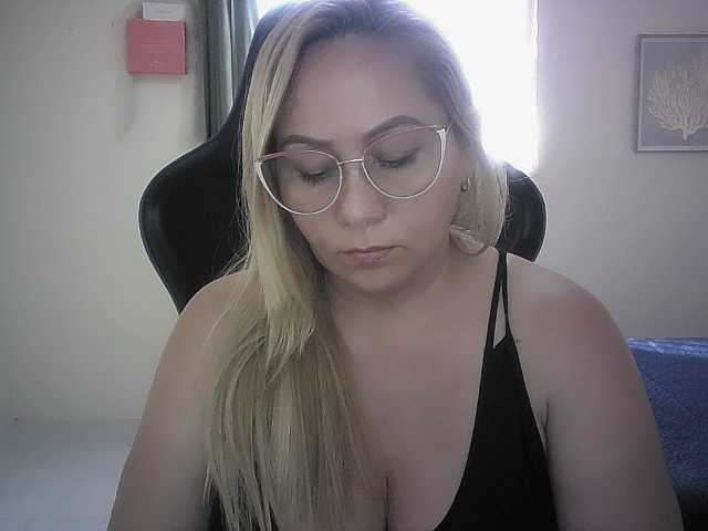 Mariana0x live cam on BongaCams