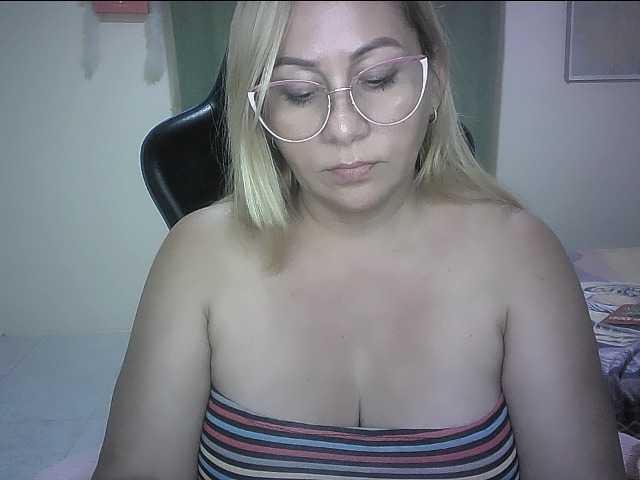 Mariana0x live cam on BongaCams