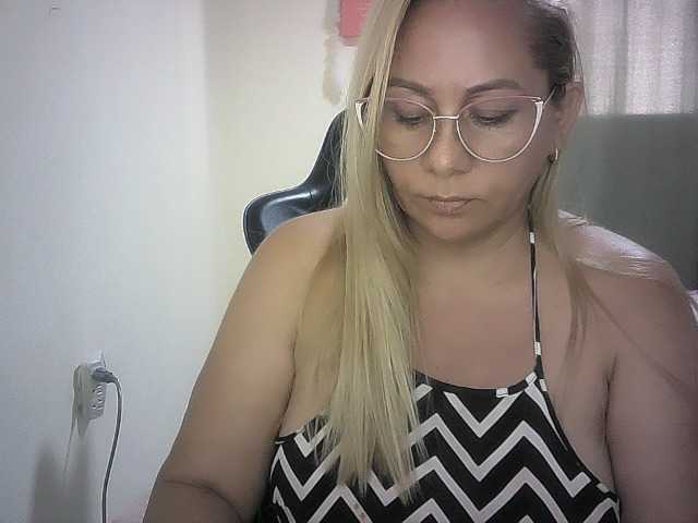 Mariana0x live cam on BongaCams