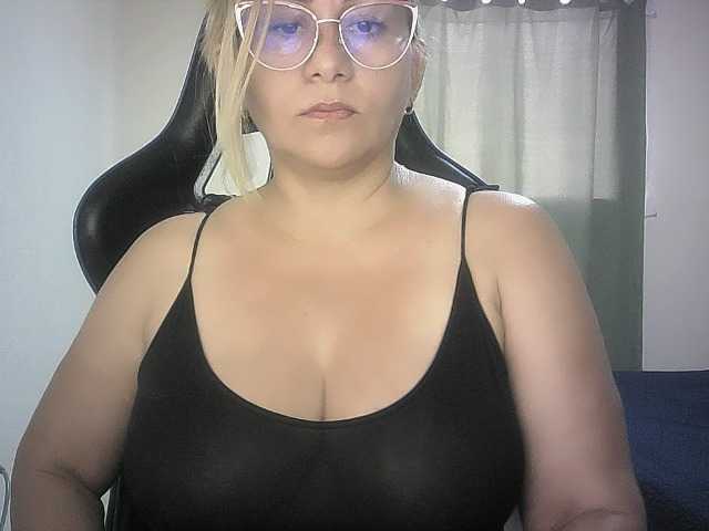 Mariana0x live cam on BongaCams