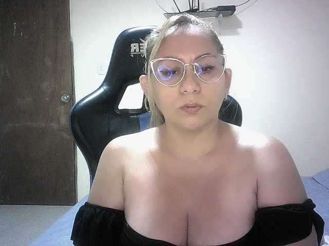 Mariana0x live cam on BongaCams
