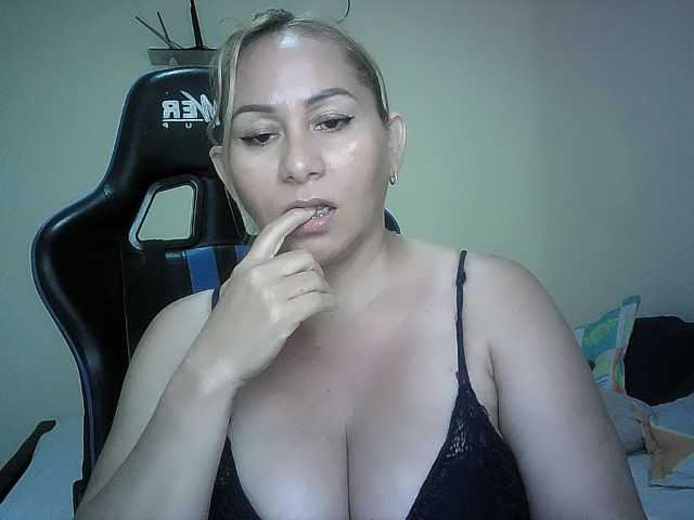 Mariana0x live cam on BongaCams
