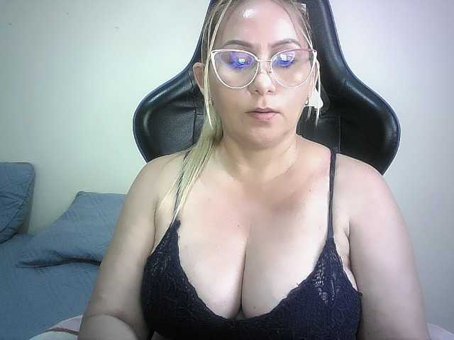 Mariana0x live cam on BongaCams