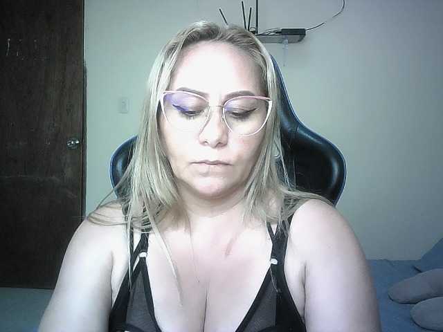 Mariana0x live cam on BongaCams