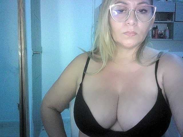 Mariana0x live cam on BongaCams