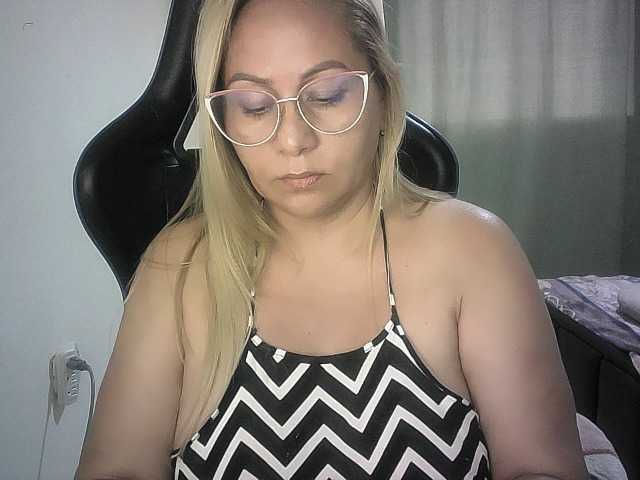 Mariana0x live cam on BongaCams