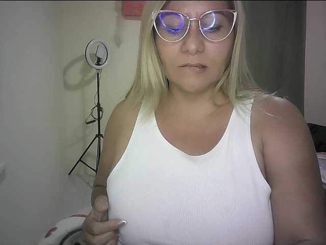 Mariana0x live cam on BongaCams