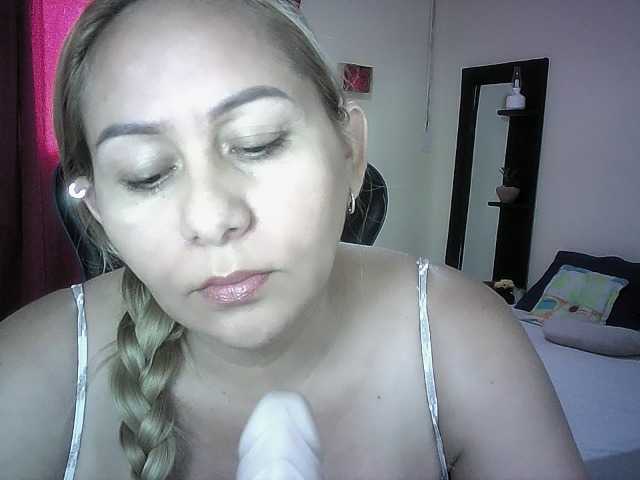 Mariana0x live cam on BongaCams