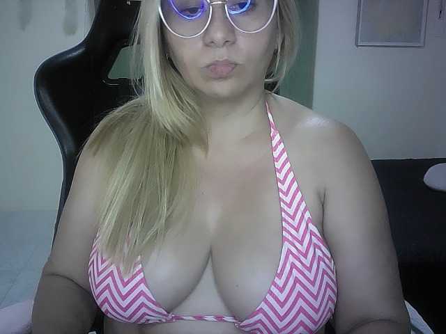 Mariana0x live cam on BongaCams