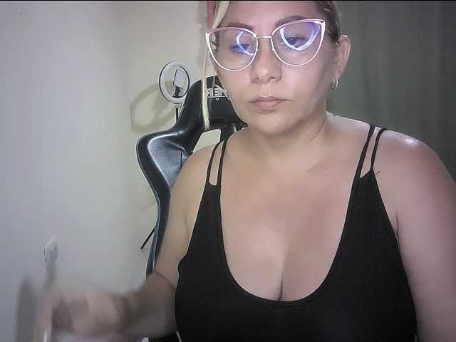 Mariana0x live cam on BongaCams
