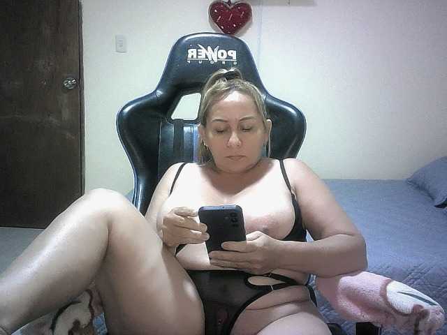 Mariana0x live cam on BongaCams